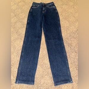Hollister Size 00R  ultra High rise Mom Jeans Dark Blue Excellent Conditions